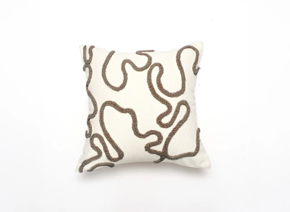 Coussin beige à motifs marrons 45x45 cm BROOKLYN - Image 2